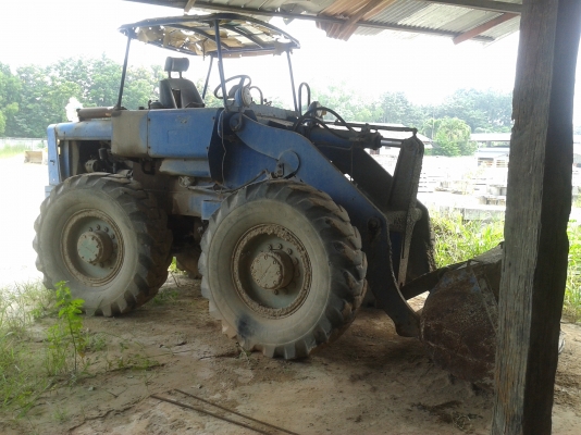 ขายรถตักตามสภาพ TS03