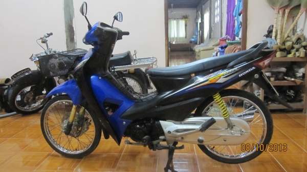 ลดๆๆแล้วครับขายถุกๆๆไปเลยครับด่วนๆครับเวฟ100sกุญแจใหญ่ปี52 เอกสารพร้อมชุดโอนครับ รถมือเดียวคนแก่ใช้...ใช้งานน้อยเครื่องเดิมๆๆไม่เคยแกะสภาพพร้อมใช้งานขายถุกๆไปเลยครับ15500บาทร ราคายังไม่รวมค่าส่ง....ส่งได้ทั่วไทยรถยุจังหวัดอำนาจเจริญครับสนใจสอบถามได้ครับ08