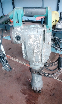 ขาย สกัดไฟฟ้า MAKITA HM 1305 1510WATT ขาย สกัดไฟฟ้า MAKITA HM 1305 1510WATT