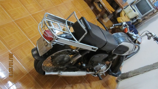 ขายๆๆ ชี92 ชีหมูจู๊ดๆๆสวยๆอะไหล่เดิมๆทั้งคันเครื่องทำมาใหม่แปลงcdi เรียบร้อยครับขี่ดีไม่มีสดุดเครื่องสตาร์ทีเดียวติดไม่ดังไม่หอนไม่เยิ้มมาลองขับดูก่อนได้ครับ....no-bookออกใบซื้อขายให้ครับ.....ขายที่37000บาทเรื่อยๆครับไม่รีบ....ขายได้ขายครับ สนใจติดต่อ080-