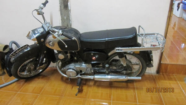 ขายๆๆ ชี92 ชีหมูจู๊ดๆๆสวยๆอะไหล่เดิมๆทั้งคันเครื่องทำมาใหม่แปลงcdi เรียบร้อยครับขี่ดีไม่มีสดุดเครื่องสตาร์ทีเดียวติดไม่ดังไม่หอนไม่เยิ้มมาลองขับดูก่อนได้ครับ....no-bookออกใบซื้อขายให้ครับ.....ขายที่37000บาทเรื่อยๆครับไม่รีบ....ขายได้ขายครับ สนใจติดต่อ080-