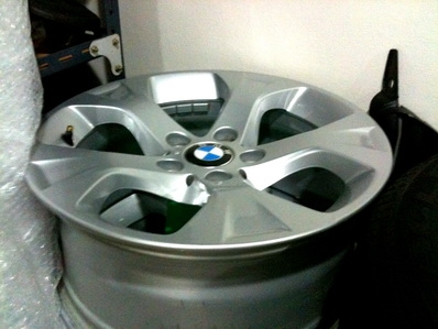 แม็กซ์ใหม่ BMW ขนาด 17 นิ้ว 5รู 120 สภาพไม่มีรอย ใหม่ทุกวง ทั้งด้านหน้าด้านหลัง