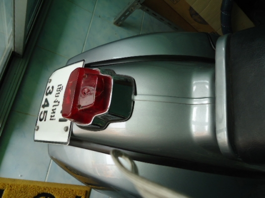 ขายรถเวสป้าคลาสสิค รุ่นไฟเหลี่ยม สภาพสวยๆ เก่าเก็บเดิมๆ เครื่องแน่นๆ สวยมากๆตามรูป ราคา 39,000.- อยู่เชียงใหม่ครับสนใจติดต่อ  กัน เชียงใหม่ 088-2584084 ;D