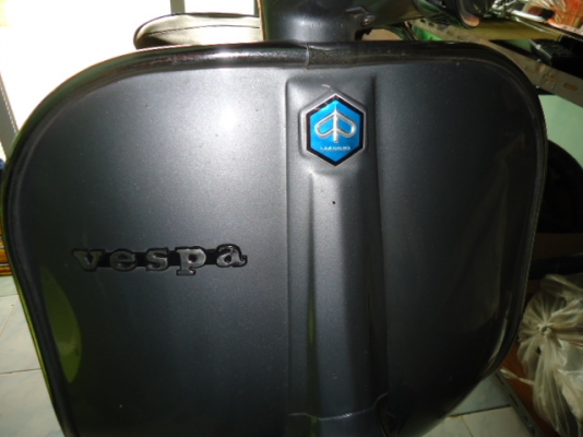 ขายรถเวสป้าคลาสสิค รุ่นไฟเหลี่ยม สภาพสวยๆ เก่าเก็บเดิมๆ เครื่องแน่นๆ สวยมากๆตามรูป ราคา 39,000.- อยู่เชียงใหม่ครับสนใจติดต่อ  กัน เชียงใหม่ 088-2584084 ;D