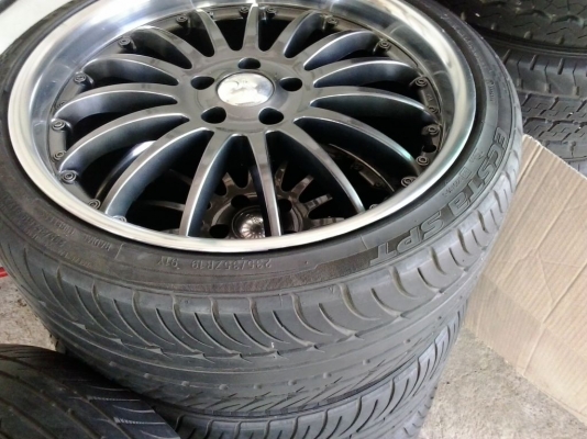 ขาย Max 19 นิ้ว 5 รู 112 พร้อมยาง KUMHO ปี 12 จำนวน 4 วง
