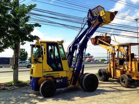 ขายKOMATSU SD25-5 เครื่องดีเกียร์ดี สนใจติดต่อ083-062-0223