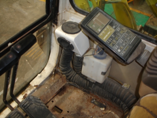 PC150NHD-5K นำเข้าจากยุโรป สภาพดีมาก ช่วงล่างเต็ม ไฟฟ้าเต็ม