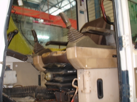 PC150NHD-5K นำเข้าจากยุโรป สภาพดีมาก ช่วงล่างเต็ม ไฟฟ้าเต็ม