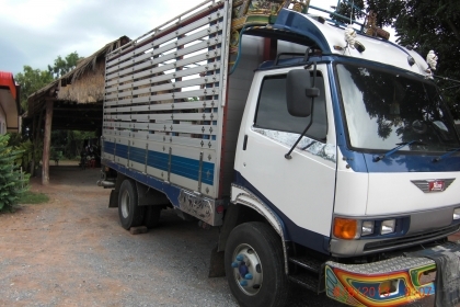 ***ขายแล้วครับขอบคุณ Truck2hand ขาย6ล้อสวยๆบิวด์มาใหม่ทั้งคัน เครื่องใหญ่จุใจ HINO KM วางเครื่องWO6E 160HP เครื่องฟิตไม่มีหลวมไม่มีเยิ้ม ช่วงล่างFหน้า-หลัง คัสซีสวยไม่ผุไม่ดาม กระบะเนียมคอกเกษตรสูงสภาพสวย หัวสวยบางภายในคอนโซลครบ แอร์ พ.พาวเวอร์ เกียร์ใหญ่