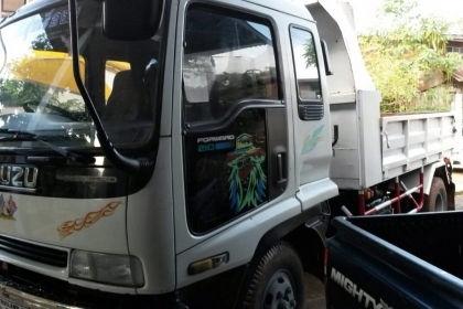 ***ขายแล้วครับขอบคุณ Truck2hand ขาย 6ล้อดั้มดิน Isuzu deca 210 6hh1 ทริฟฟี่ พ.พาวเวอร์ ยาง8.35 กระบะดั้ม3.6ม. ดั้ม4ตันยิงหน้า กระบะดั๊มเหล็กสภาพดี ข้างดีพื้นดีมีต้องเก็บฝาท้ายนิดหน่อย พร้อมใช้ พร้อมลุยงาน ราคาเบาๆ เล่มทะเบียนครบพร้อม ราคาต่อรองได้เด้อ พี่