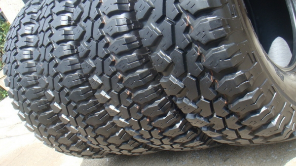 ขายยางMud หน้าแคบ 33นิ้ว ขอบ16 255 85 r16 สวยๆ
