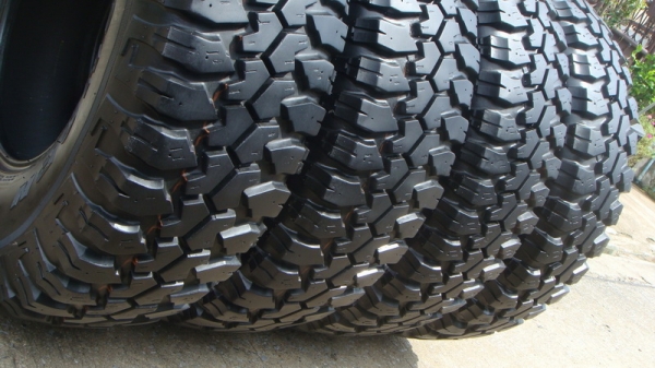 ขายยางMud หน้าแคบ 33นิ้ว ขอบ16 255 85 r16 สวยๆ