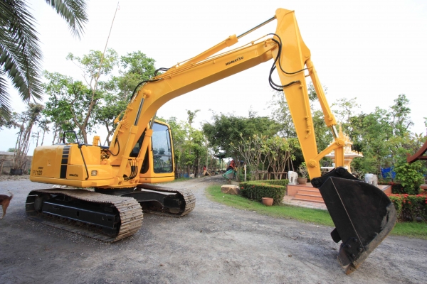ขายรถแบคโฮ KOMATSU PC120-6 นำเข้าจากญี่ปุ่น สนใจติดต่อ 086-7757900