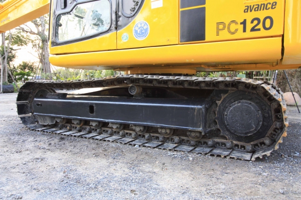 ขายรถแบคโฮ KOMATSU PC120-6 นำเข้าจากญี่ปุ่น สนใจติดต่อ 086-7757900