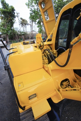 ขายรถแบคโฮ KOMATSU PC120-6 นำเข้าจากญี่ปุ่น สนใจติดต่อ 086-7757900