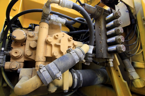 ขายรถแบคโฮ KOMATSU PC120-6 นำเข้าจากญี่ปุ่น สนใจติดต่อ 086-7757900