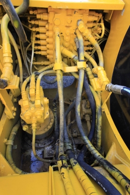 ขายรถแบคโฮ KOMATSU PC120-6 นำเข้าจากญี่ปุ่น สนใจติดต่อ 086-7757900