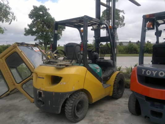 อยากขาย จะล้างสต็อก รถฟอร์คลีฟท์ KOMATSU FG30T-16 / 490 ชม. เสา3 เมตร 3.0ตันติดแก๊ส งาสไล้ด์ได้ ออโต้ ปี2007 รถนอกนำเข้า ติดต่อมานะ 085-9049669