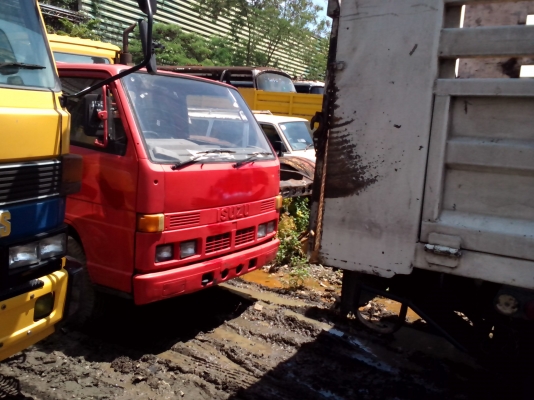 ขายรถบรรทุก4ล้อเครื่องดี คัสซีสวย