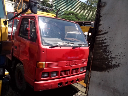 ขายรถบรรทุก4ล้อเครื่องดี คัสซีสวย