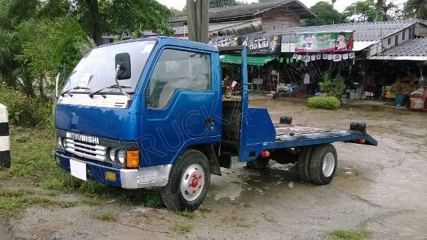 รถบรรทุก 6 ล้อพื้นเรียบ ยี่ห้อ MITSUBISHI 110 แรงม้า