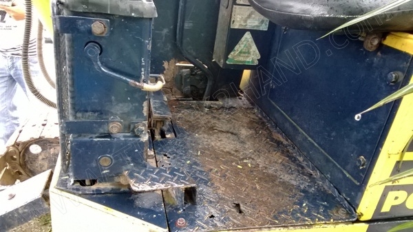 รถแบคโฮ ยี่ห้อ KOMATSU PC28UU