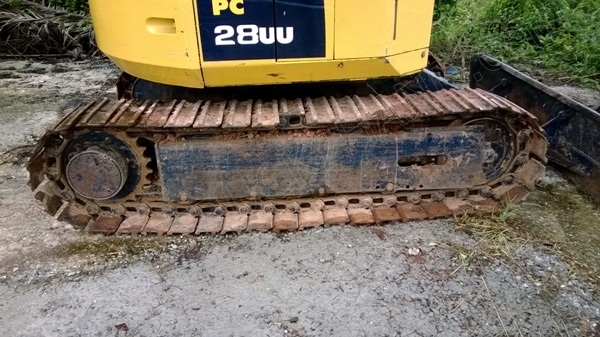 รถแบคโฮ ยี่ห้อ KOMATSU PC28UU
