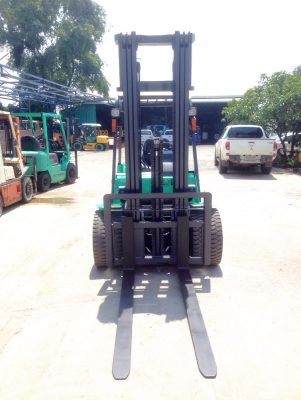 ขาย MITSUBISHI GRANDIA FD30 สนใจติดต่อ083-062-0223