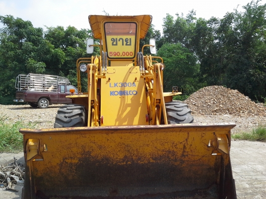 ขายรถตัก ราคาถูก KOBELCO รุ่น : LK300A นำเข้า 550,000 บาท
