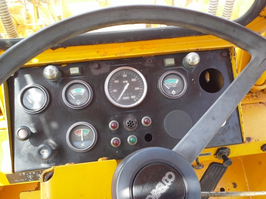 ขายรถตัก ราคาถูก KOBELCO รุ่น : LK300A นำเข้า 550,000 บาท