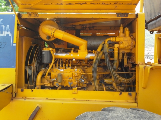 ขายรถตัก ราคาถูก KOBELCO รุ่น : LK300A นำเข้า 550,000 บาท