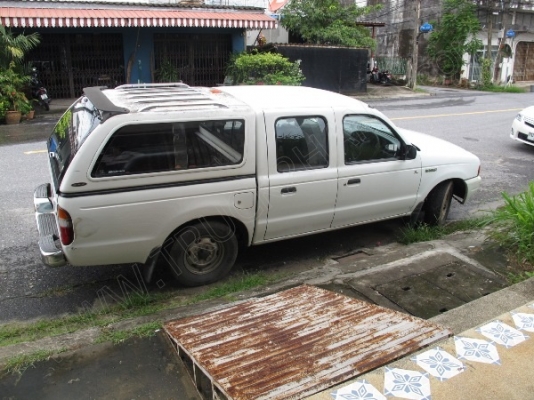 รถกระบะ 4 ประตู   ยี่ห้อ FORD