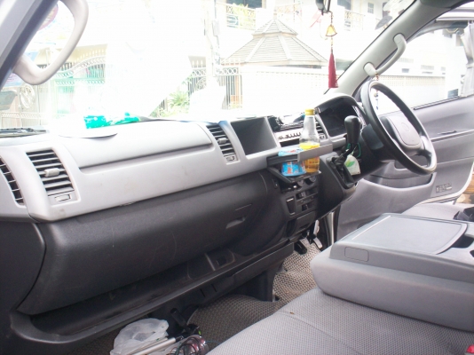 รถตู้โตโยต้าคอมมูเตอร์ ปี2007สีบรอนเงิน แต่งVIP ก๊าซNGV100ลิตร 2ถัง ย้ายแอร์ไมโครบัสด้านท้าย เพิ่มแผงแอร์+พัดลมใต้ท้องรถ จอทีวีหน้า-หลัง พร้อมสายHDMI ต่อกับโน๊ตบุ๊คเล่นคาราโอเกะหรือเปิดหนังจากโน๊ตบุ๊คได้ครับ มีหม้อแปลงไฟบ้านพร้อมครับ ประตูดูดไฟฟ้า เ รถตู้โตโยต้าคอมมูเตอร์ ปี2007สีบรอนเงิน แต่งVIP ก๊าซNGV100ลิตร 2ถัง ย้ายแอร์ไมโครบัสด้านท้าย เพิ่มแผงแอร์+พัดลมใต้ท้องรถ จอทีวีหน้า-หลัง พร้อมสายHDMI ต่อกับโน๊ตบุ๊คเล่นคาราโอเกะหรือเปิดหนังจากโน๊ตบุ๊คได้ครับ มีหม้อแปลงไฟบ้านพร้อมครับ ประตูดูดไฟฟ้า เ