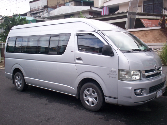 รถตู้โตโยต้าคอมมูเตอร์ ปี2007สีบรอนเงิน แต่งVIP ก๊าซNGV100ลิตร 2ถัง ย้ายแอร์ไมโครบัสด้านท้าย เพิ่มแผงแอร์+พัดลมใต้ท้องรถ จอทีวีหน้า-หลัง พร้อมสายHDMI ต่อกับโน๊ตบุ๊คเล่นคาราโอเกะหรือเปิดหนังจากโน๊ตบุ๊คได้ครับ มีหม้อแปลงไฟบ้านพร้อมครับ ประตูดูดไฟฟ้า เ รถตู้โตโยต้าคอมมูเตอร์ ปี2007สีบรอนเงิน แต่งVIP ก๊าซNGV100ลิตร 2ถัง ย้ายแอร์ไมโครบัสด้านท้าย เพิ่มแผงแอร์+พัดลมใต้ท้องรถ จอทีวีหน้า-หลัง พร้อมสายHDMI ต่อกับโน๊ตบุ๊คเล่นคาราโอเกะหรือเปิดหนังจากโน๊ตบุ๊คได้ครับ มีหม้อแปลงไฟบ้านพร้อมครับ ประตูดูดไฟฟ้า เ