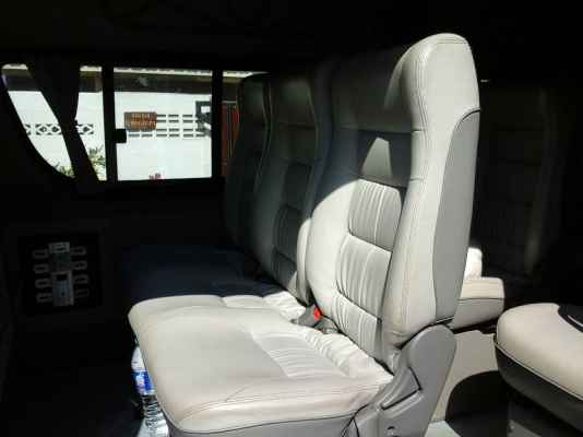 รถตู้โตโยต้าคอมมูเตอร์ ปี2007สีบรอนเงิน แต่งVIP ก๊าซNGV100ลิตร 2ถัง ย้ายแอร์ไมโครบัสด้านท้าย เพิ่มแผงแอร์+พัดลมใต้ท้องรถ จอทีวีหน้า-หลัง พร้อมสายHDMI ต่อกับโน๊ตบุ๊คเล่นคาราโอเกะหรือเปิดหนังจากโน๊ตบุ๊คได้ครับ มีหม้อแปลงไฟบ้านพร้อมครับ ประตูดูดไฟฟ้า เ รถตู้โตโยต้าคอมมูเตอร์ ปี2007สีบรอนเงิน แต่งVIP ก๊าซNGV100ลิตร 2ถัง ย้ายแอร์ไมโครบัสด้านท้าย เพิ่มแผงแอร์+พัดลมใต้ท้องรถ จอทีวีหน้า-หลัง พร้อมสายHDMI ต่อกับโน๊ตบุ๊คเล่นคาราโอเกะหรือเปิดหนังจากโน๊ตบุ๊คได้ครับ มีหม้อแปลงไฟบ้านพร้อมครับ ประตูดูดไฟฟ้า เ