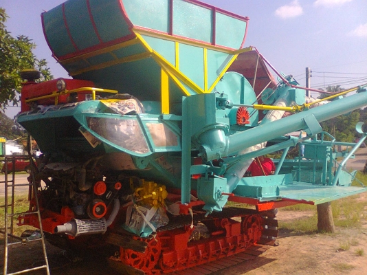 ขายรถเกี่ยวข้าวอุ้มไทยเส็งยนต์ ตอนนี้ซ่อมเสร็จแล้วกำลังทำสี