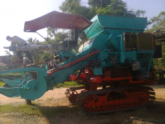 ขายรถเกี่ยวข้าวอุ้มไทยเส็งยนต์ ตอนนี้ซ่อมเสร็จแล้วกำลังทำสี