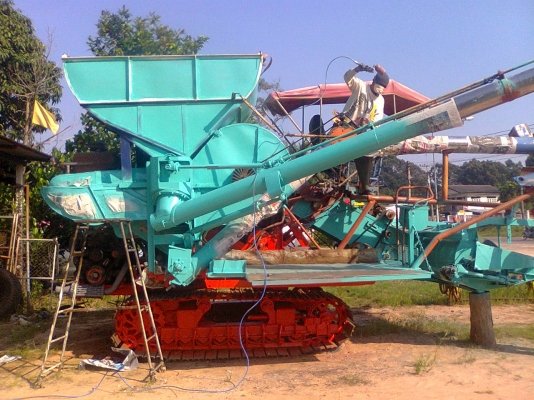 ขายรถเกี่ยวข้าวอุ้มไทยเส็งยนต์ ตอนนี้ซ่อมเสร็จแล้วกำลังทำสี