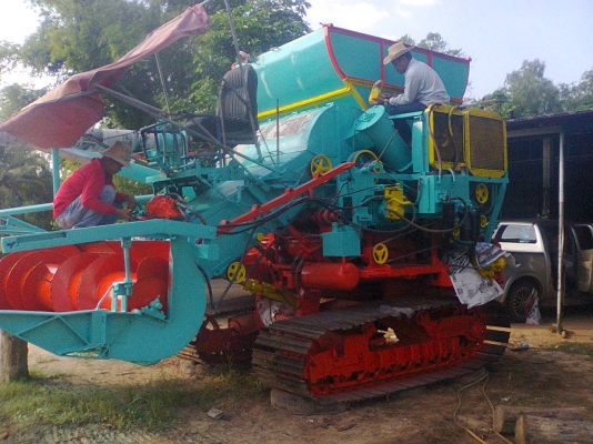 ขายรถเกี่ยวข้าวอุ้มไทยเส็งยนต์ ตอนนี้ซ่อมเสร็จแล้วกำลังทำสี