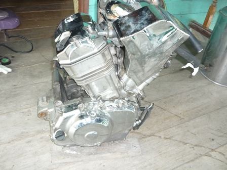 ขายเหมาให้หมดเลยเครื่อง HONDA Bros 400cc.พร้อมอะไหล่หลายรายการ 15,000 (084-6778347)