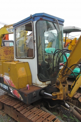 รถขุด YANMAR YB351 เก่านอก มีเก๋ง+ใบมีด