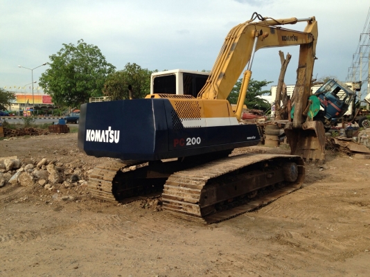 ขายรถ KOMATSU PC200-5 มีทะเบียน ไฟฟ้าครบ แอร์