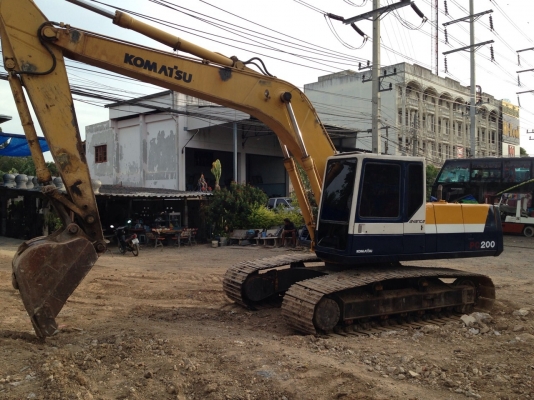ขายรถ KOMATSU PC200-5 มีทะเบียน ไฟฟ้าครบ แอร์