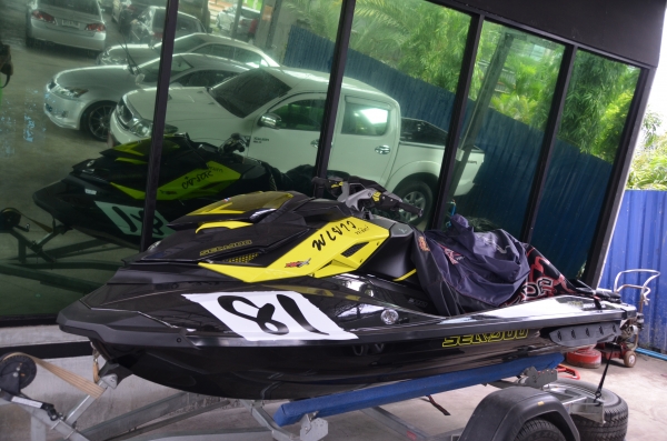 เจ็ตสกี RXP 260 ปี 2013 เรือวิ่ง 3 ช.ม. 1 สัปดาห์ ขายทิ้ง 500000 บาทไทย สนใจติดต่อ 081-8519912