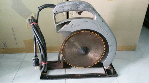 เลื่อยวงเดือนยี่ห้อ makita 5103N