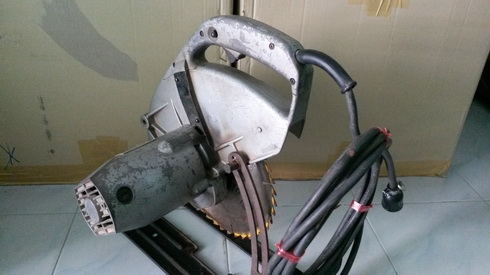 เลื่อยวงเดือนยี่ห้อ makita 5103N