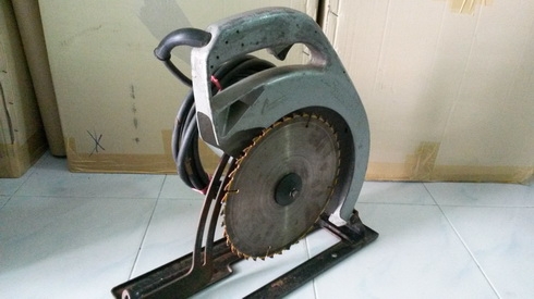 เลื่อยวงเดือนยี่ห้อ makita 5103N