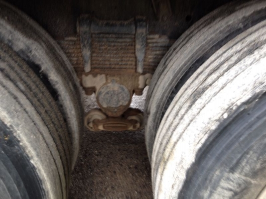 รถอีซูซุ 10 ล้อดั้ม FVZ 300 แรงม้า  ปี 52  สนใจติดต่อ 081 - 6079515