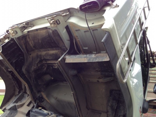 รถอีซูซุ 10 ล้อดั้ม FVZ 300 แรงม้า  ปี 52  สนใจติดต่อ 081 - 6079515