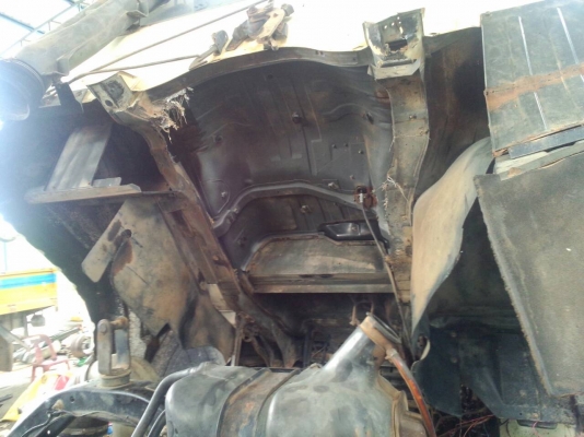 ขายรถ 10 ล้อดัมพ์ NISSAN UD 230 แรงม้า คัสซี CWM430M-01962 ราคา 850000